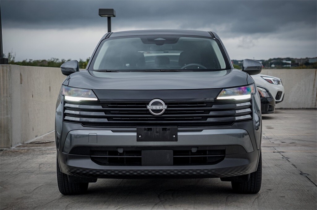 2025 Nissan Kicks SV photo 3