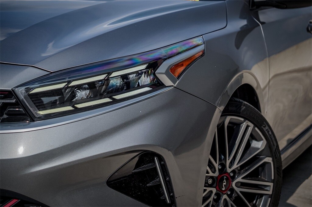 2023 Kia Forte GT photo 3