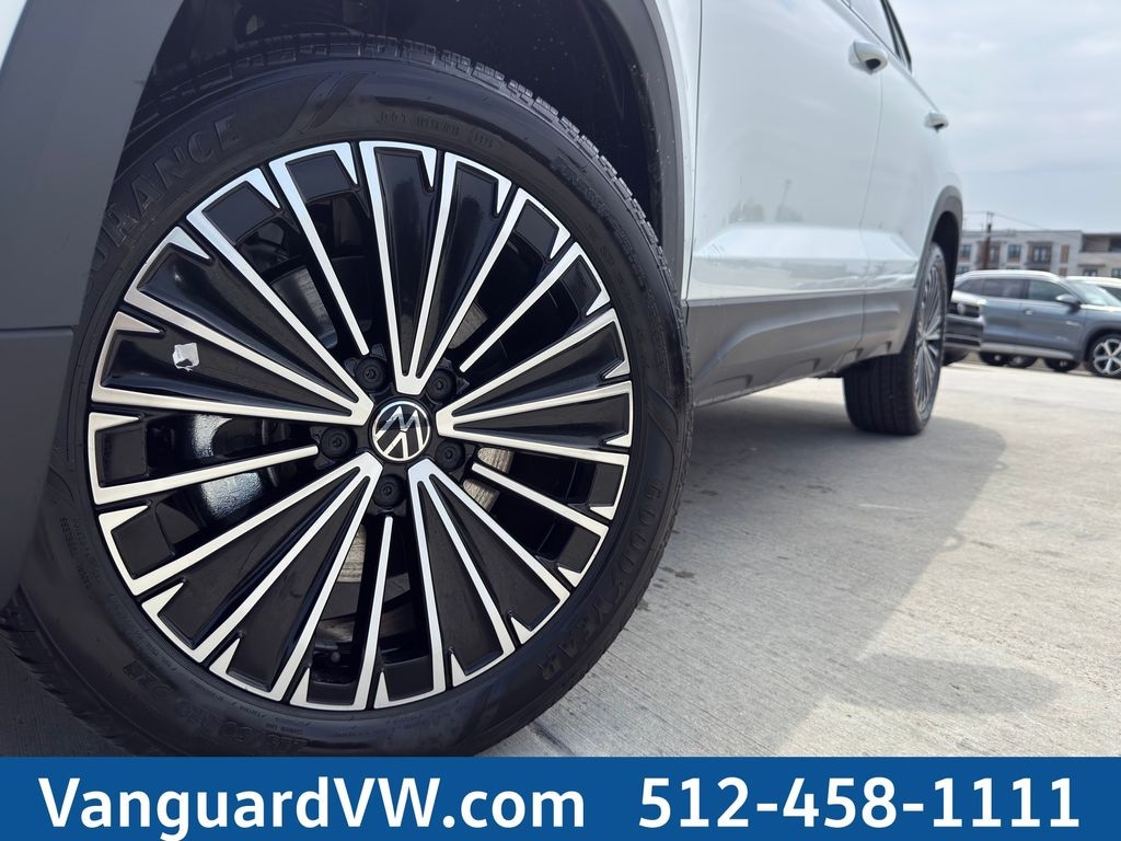 New 2026 Volkswagen Taos 1.5T SE SUV