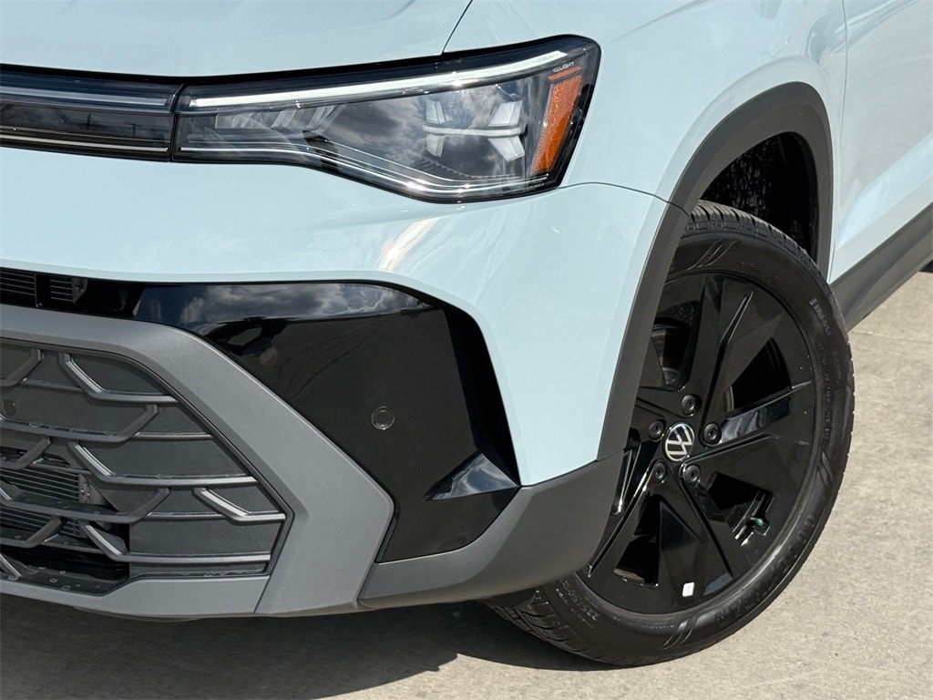 New 2026 Volkswagen Taos 1.5T SE Black SUV