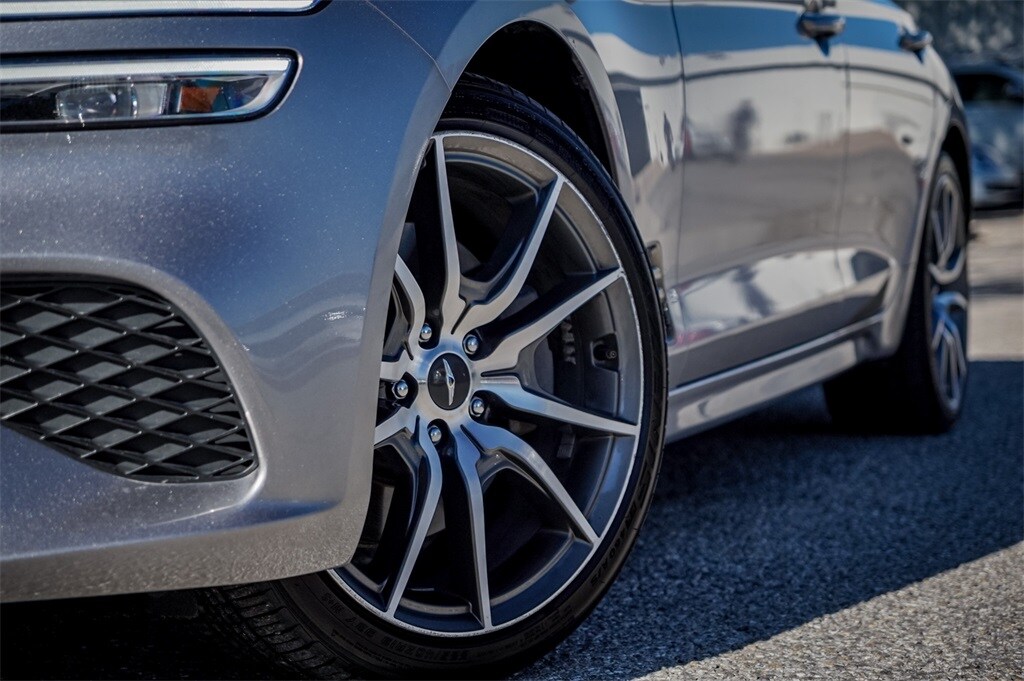 2022 Genesis G70 3.3T photo 2