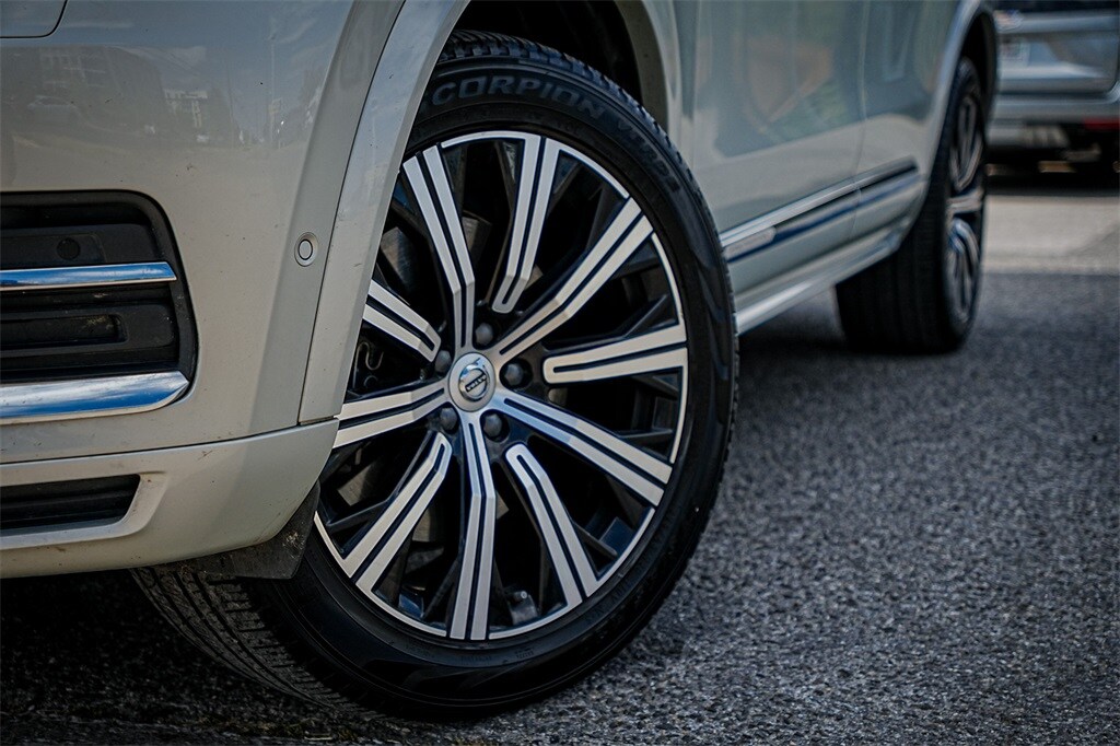 2020 Volvo XC90 T8 Inscription photo 2