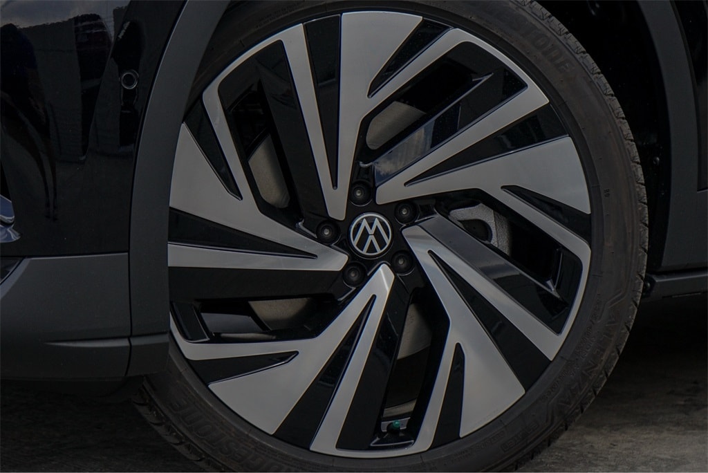 New 2025 Volkswagen ID.4 Pro S Plus SUV