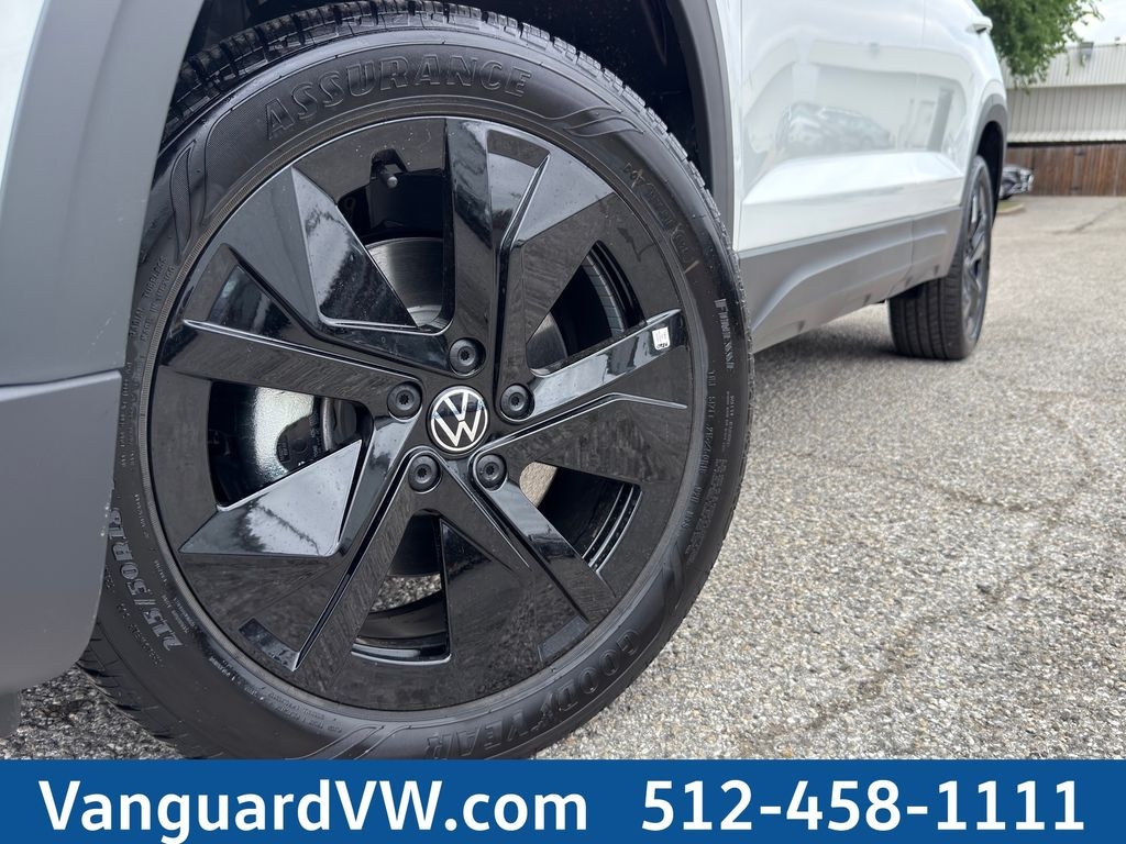 New 2026 Volkswagen Taos 1.5T SE SUV