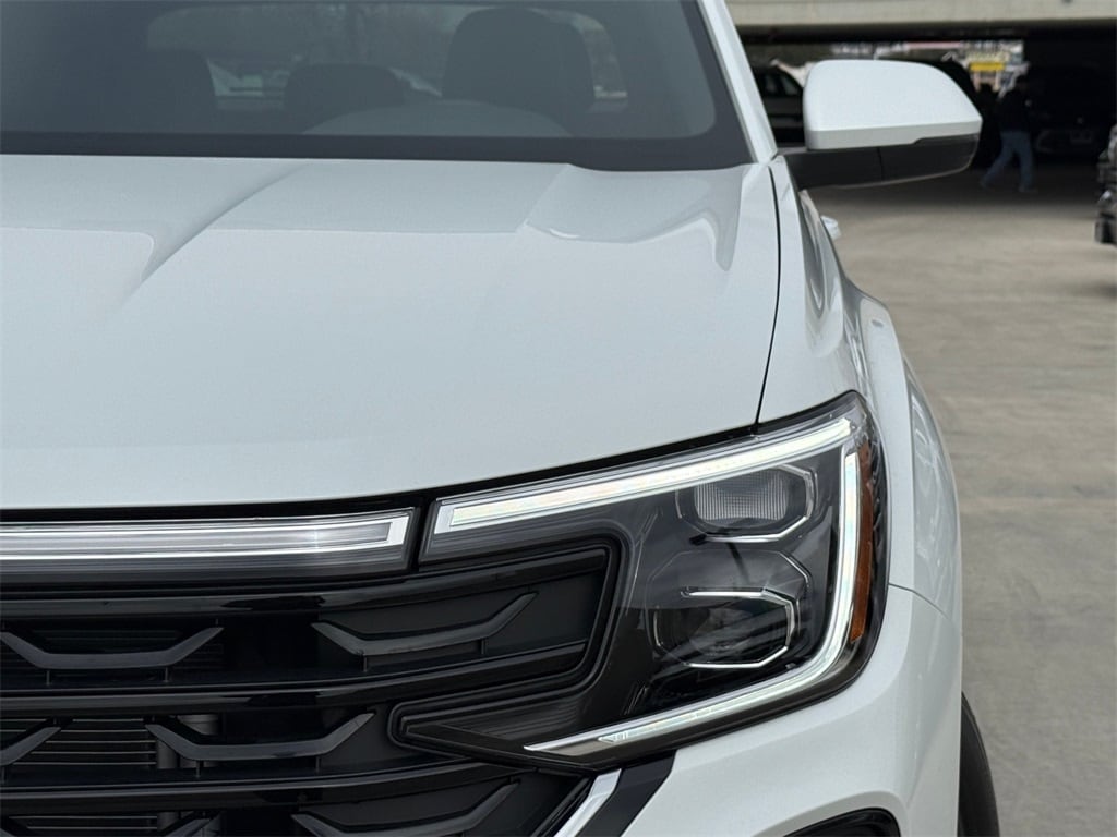 New 2026 Volkswagen Atlas Cross Sport 2.0T SE w/Technology SUV