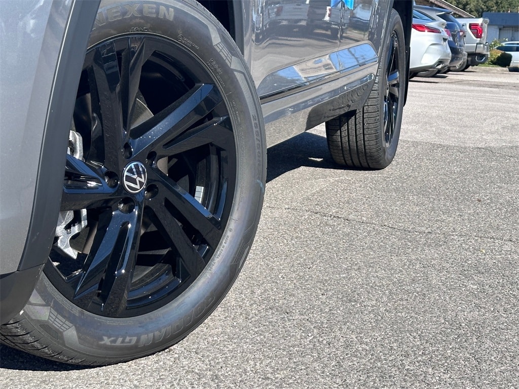 New 2026 Volkswagen Atlas Cross Sport 2.0T SEL R-Line Black SUV