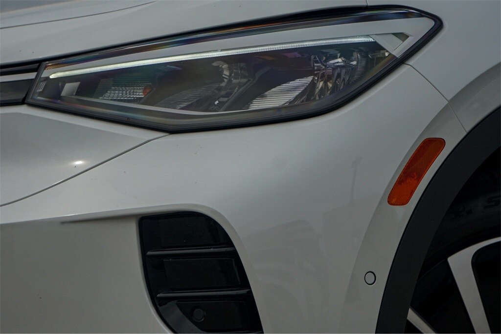 2025 Volkswagen ID.4 Pro photo 2