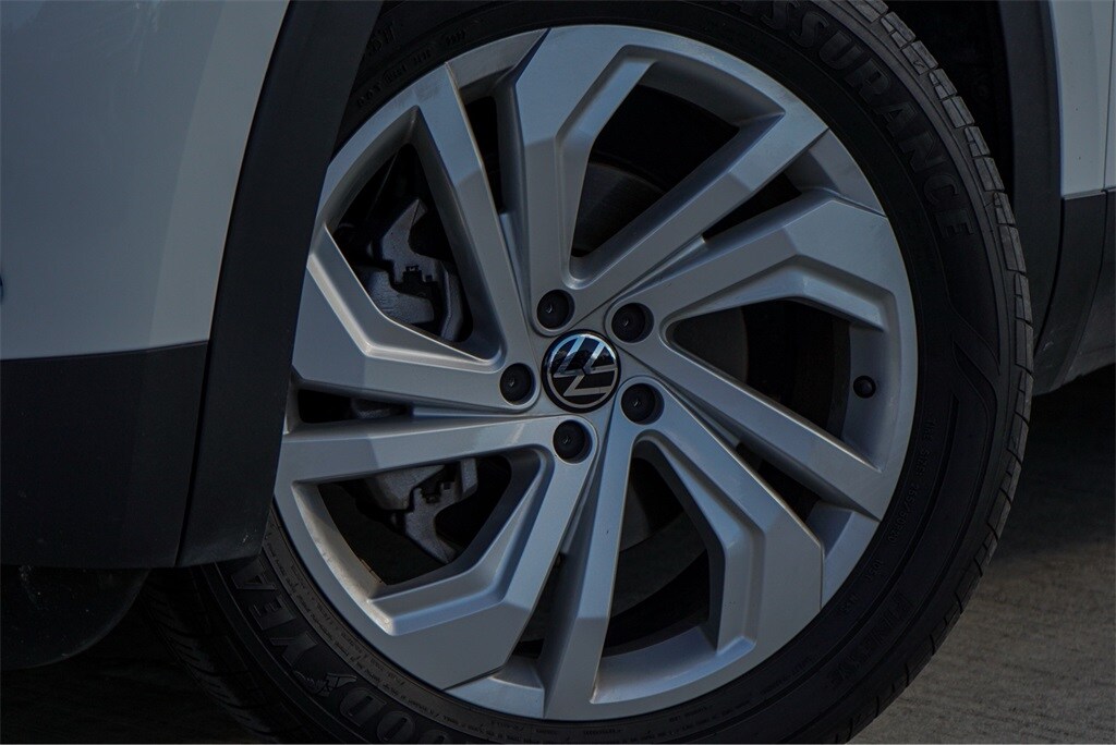 2023 Volkswagen Atlas V6 SE Technology photo 2