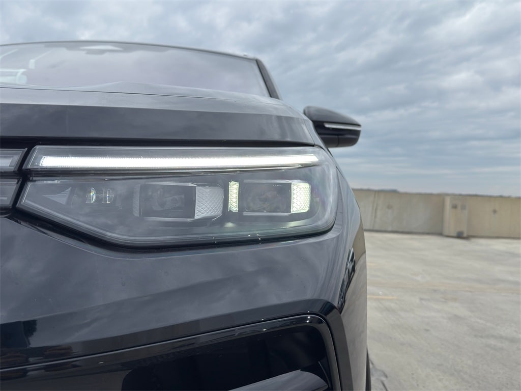 New 2026 Volkswagen Tiguan 2.0T SEL R-Line SUV