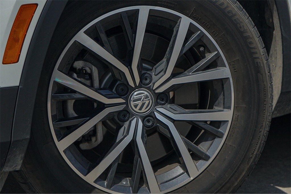 2021 Volkswagen Tiguan S photo 2