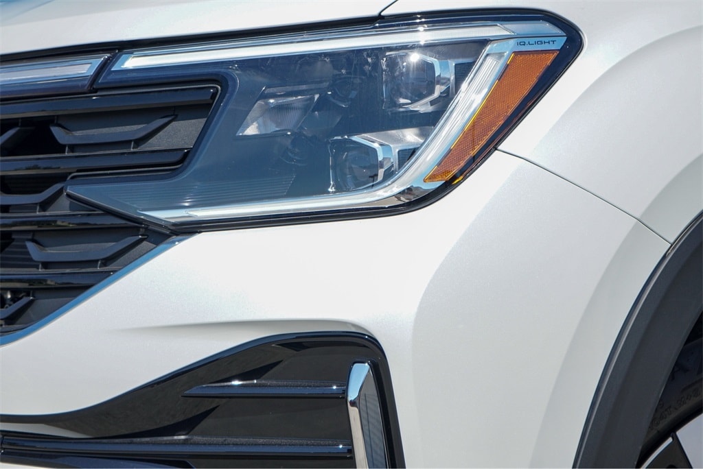 New 2026 Volkswagen Atlas Cross Sport 2.0T SEL Premium R-Line SUV