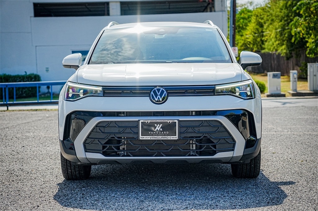New 2025 Volkswagen Taos 1.5T SE SUV