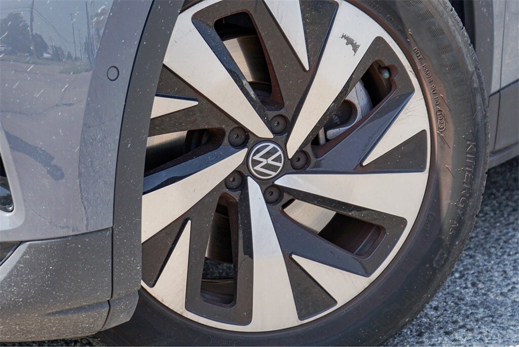 2024 Volkswagen ID.4 Pro photo 2