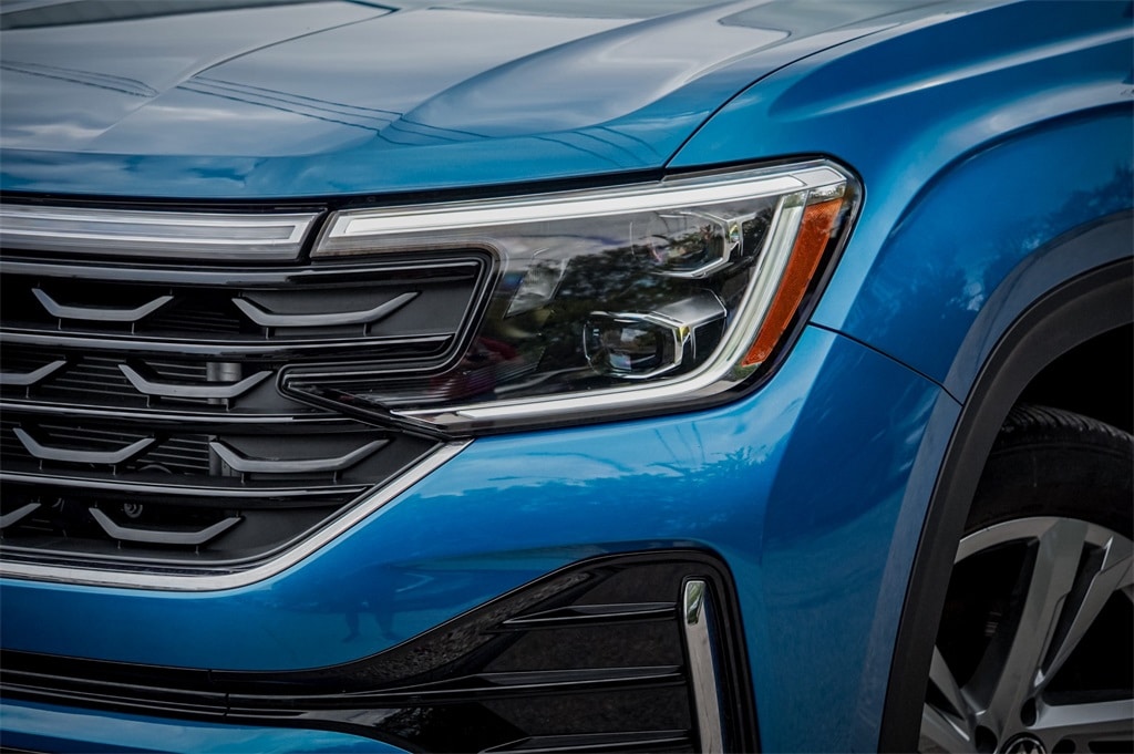 New 2024 Volkswagen Atlas Cross Sport 2.0T SEL R-Line SUV