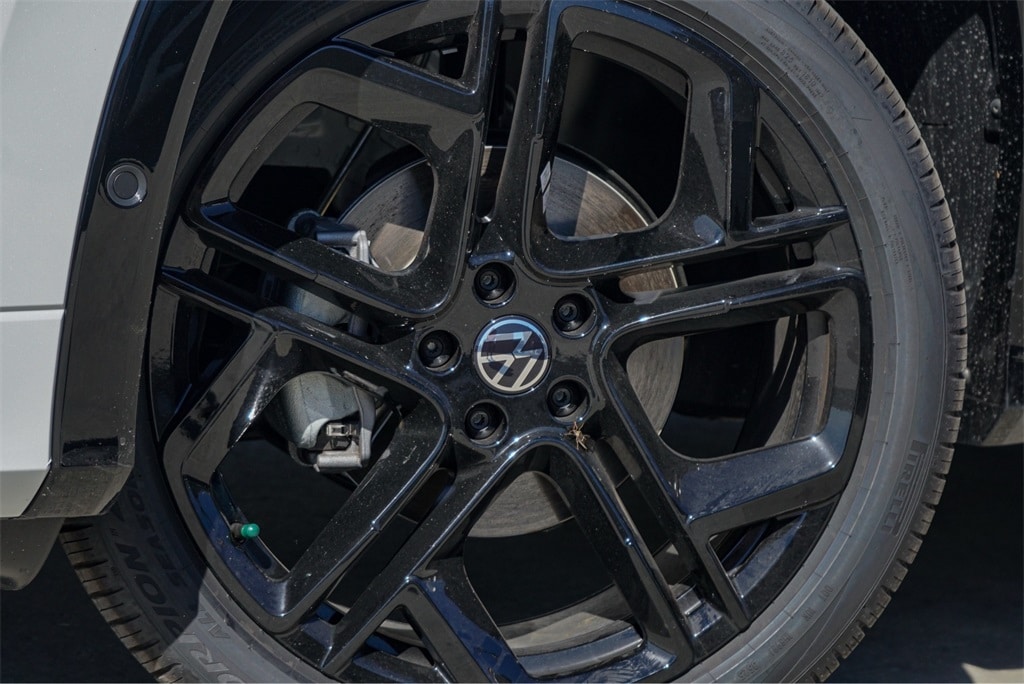 New 2026 Volkswagen Tiguan 2.0T SE R-Line Black SUV