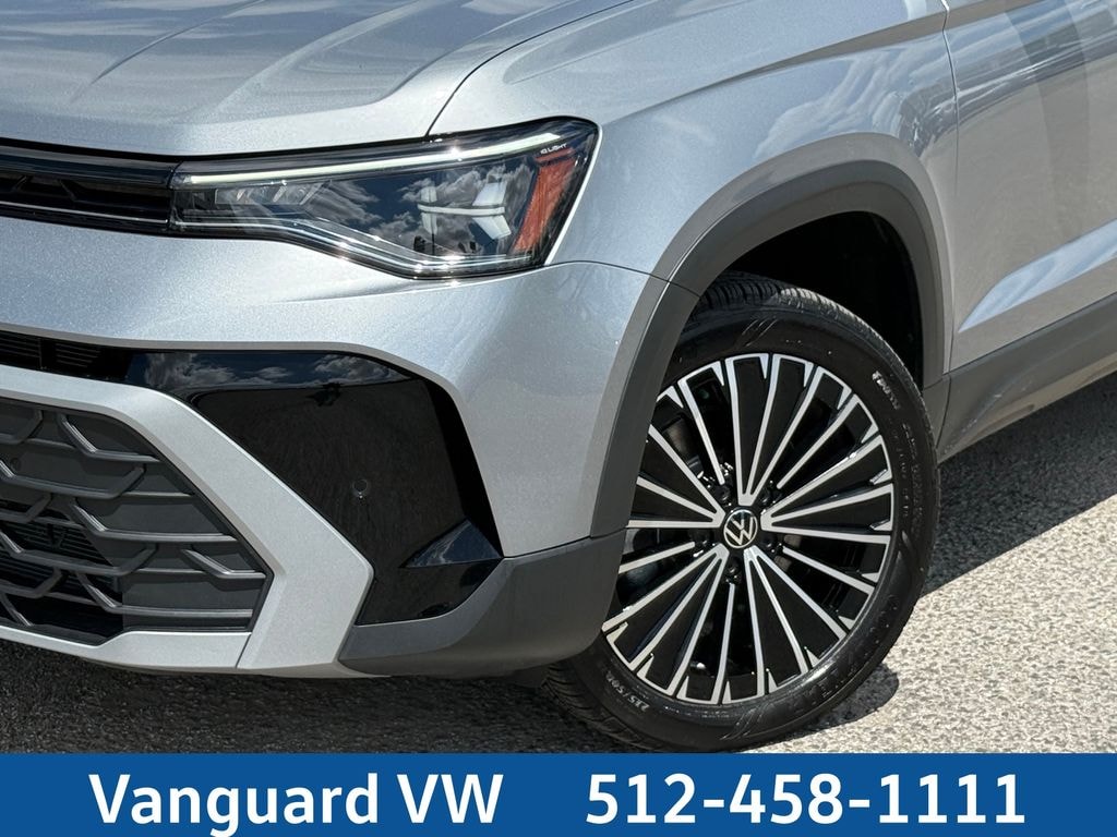 New 2025 Volkswagen Taos 1.5T SE SUV