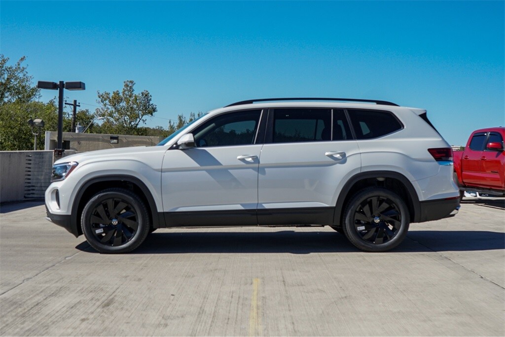 2026 Volkswagen Atlas SE Technology photo 3