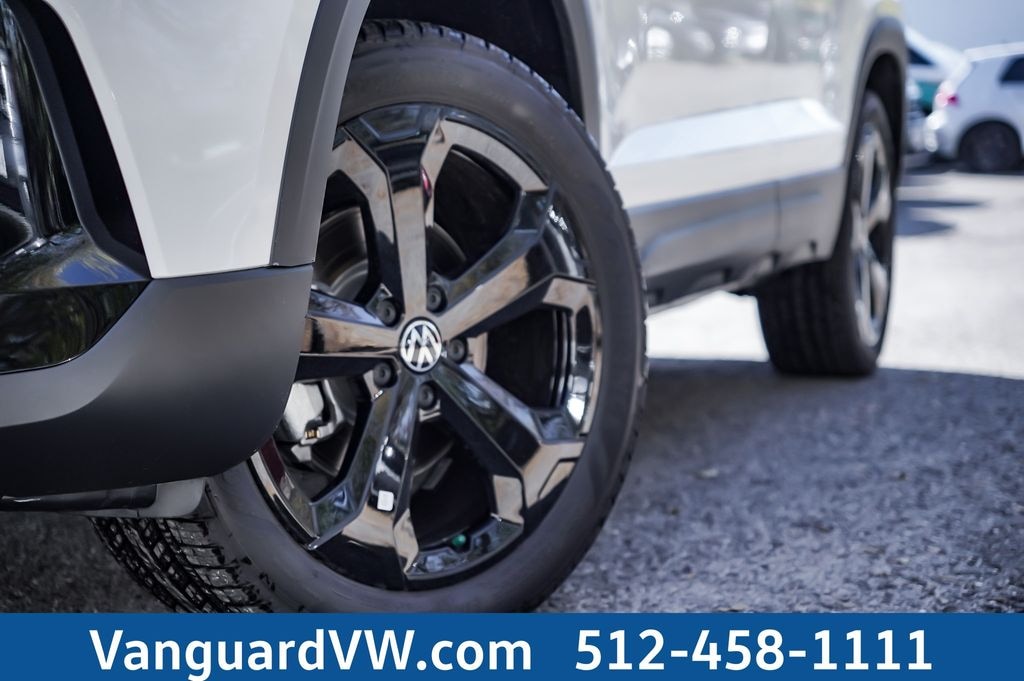 New 2026 Volkswagen Taos 1.5T SEL SUV