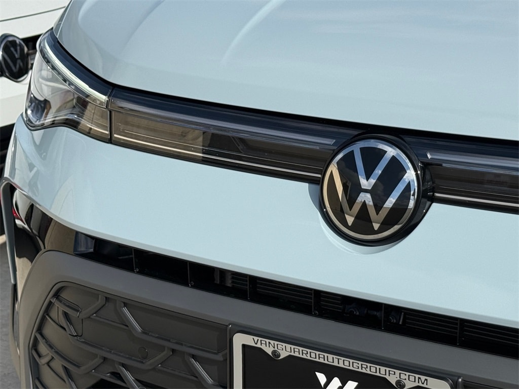 New 2026 Volkswagen Taos 1.5T SE Black SUV