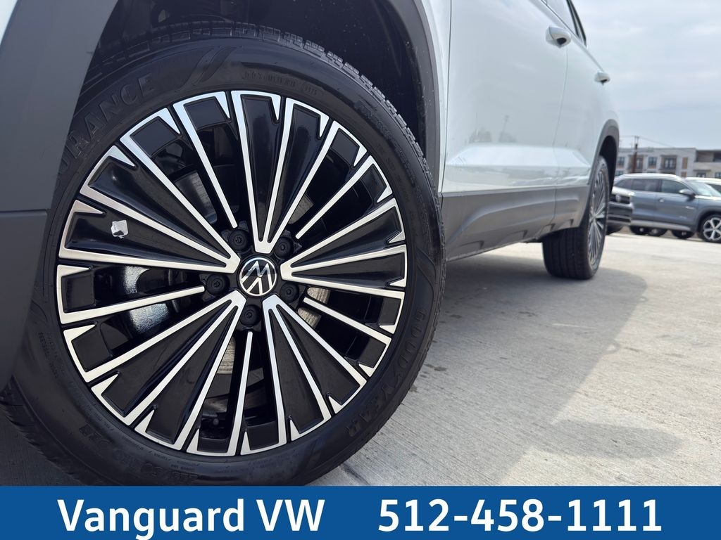 New 2026 Volkswagen Taos 1.5T SE SUV
