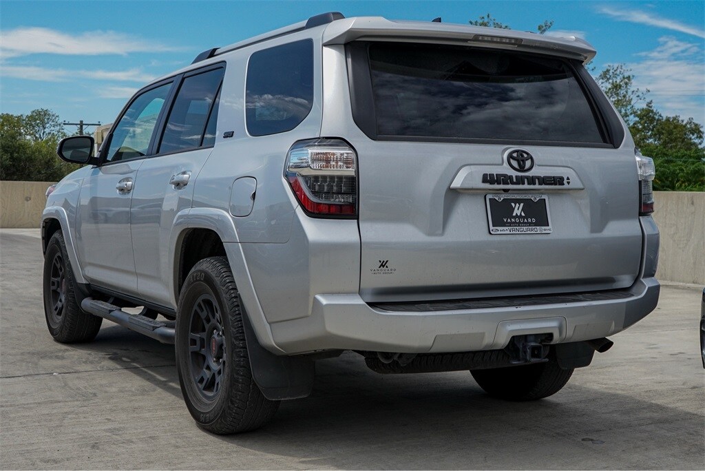 2022 Toyota 4Runner SR5 photo 3