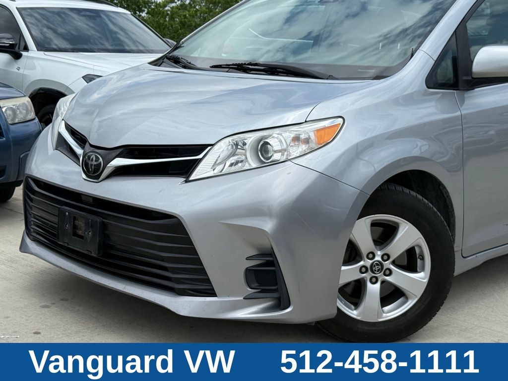Used 2018 Toyota Sienna LE Minivan/Van