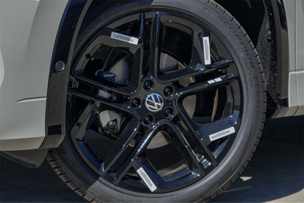 New 2026 Volkswagen Tiguan 2.0T SE R-Line Black SUV