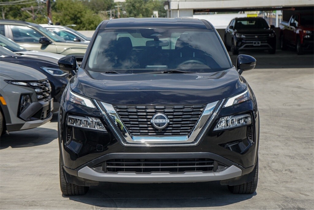 2023 Nissan Rogue SV photo 4