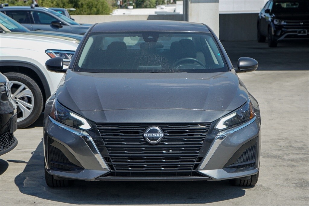 2025 Nissan Altima 2.5 SV photo 4