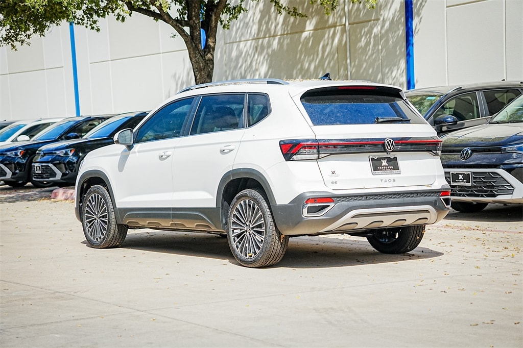 New 2025 Volkswagen Taos 1.5T SE SUV
