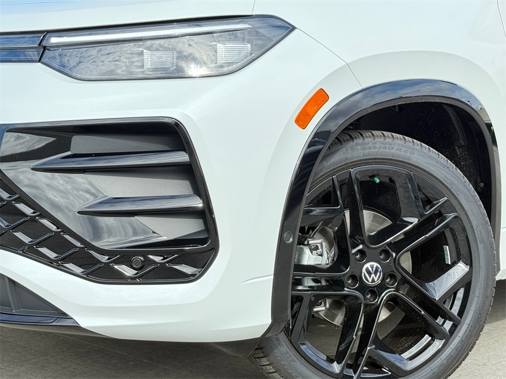 New 2026 Volkswagen Tiguan 2.0T SE R-Line Black SUV