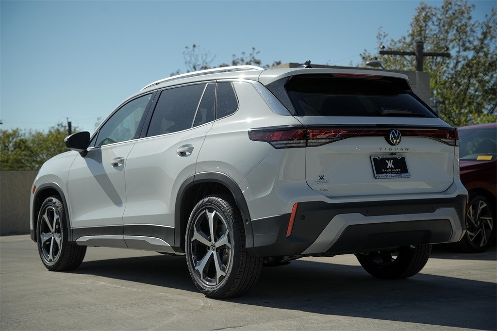 2026 Volkswagen Tiguan SE photo 4