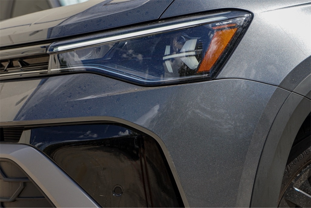 New 2025 Volkswagen Taos 1.5T SE SUV