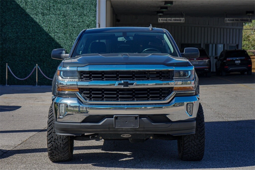2018 Chevrolet Silverado 1500 LT photo 4