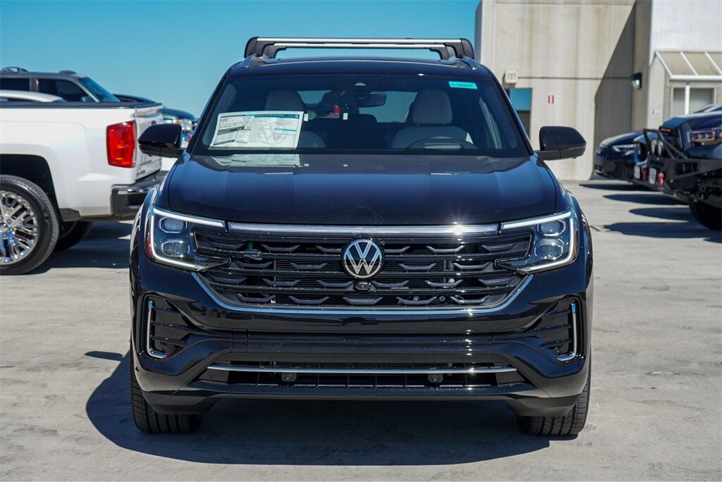 2026 Volkswagen Atlas Cross Sport SEL Premium R-Line photo 4