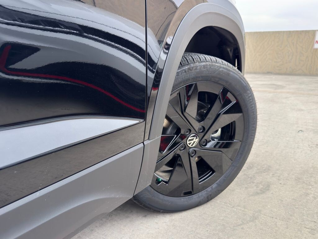 New 2026 Volkswagen Taos 1.5T SE SUV