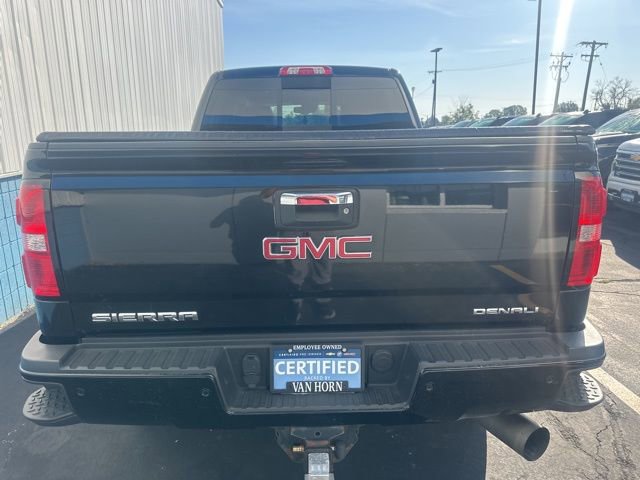 2017 Gmc Sierra 2500 HD Denali photo 3