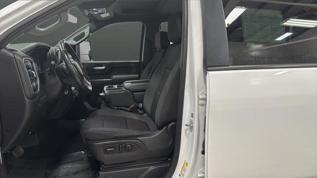 2022 Chevrolet Silverado 3500HD LT - Photo 9