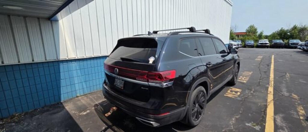 Used 2024 Volkswagen Atlas 2.0T SE w/Technology SUV