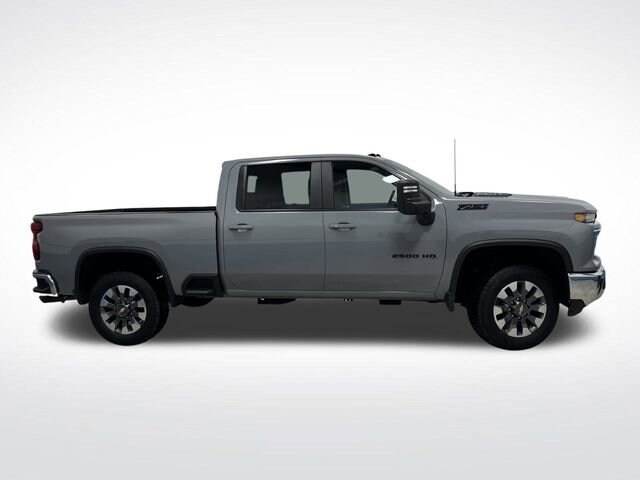 2024 Chevrolet Silverado 2500HD LT photo 2