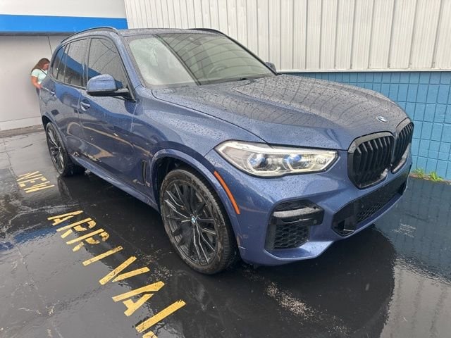 2022 BMW X5 M50i's photo