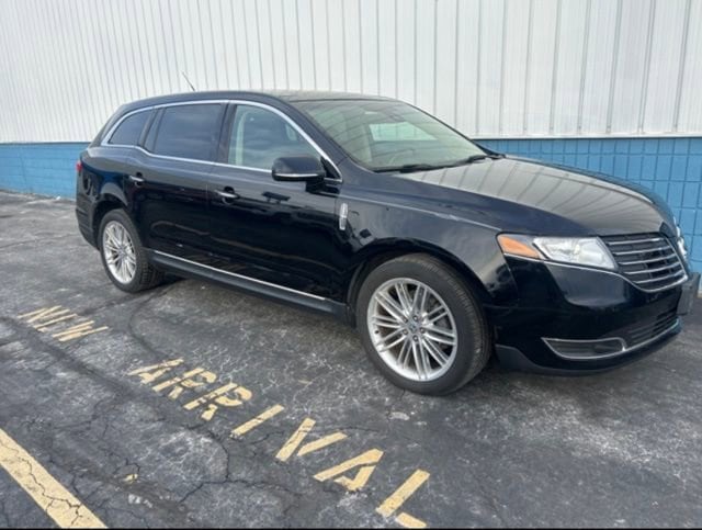 2018 Lincoln MKT Reserve's photo