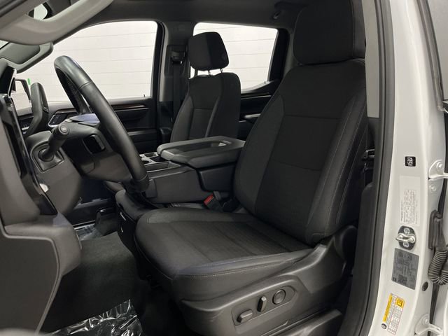 2025 Chevrolet Silverado 1500 LT photo 4