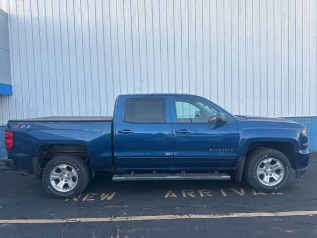 2018 Chevrolet Silverado 1500 LT photo 2