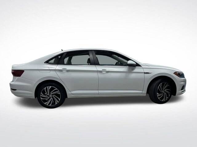 2021 Volkswagen Jetta SEL photo 2