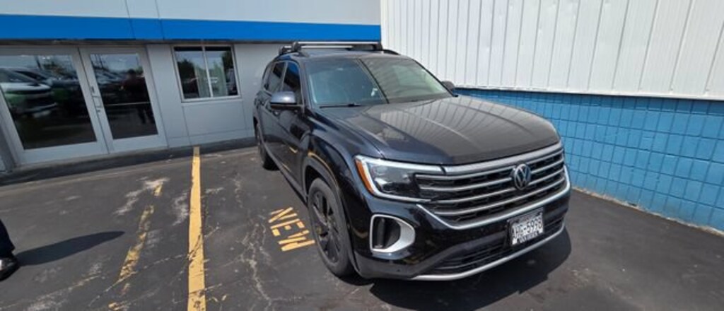 Used 2024 Volkswagen Atlas 2.0T SE w/Technology SUV