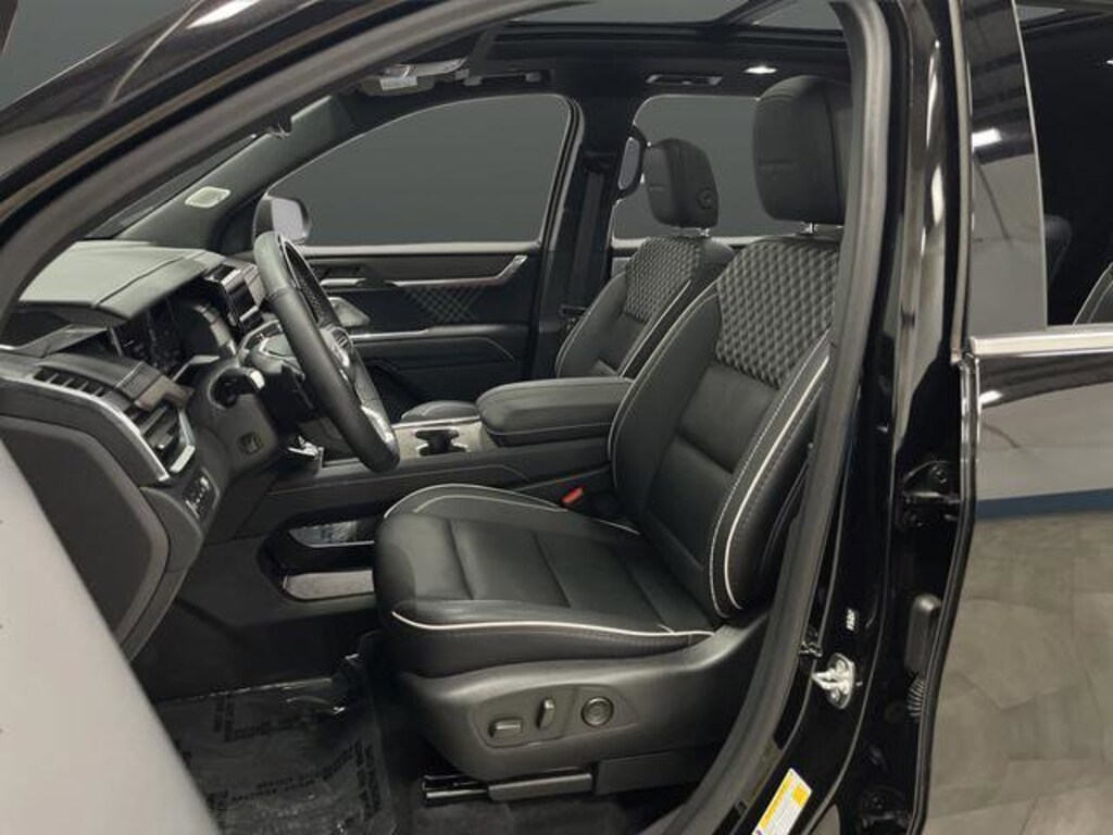 Used 2024 GMC Acadia Denali SUV