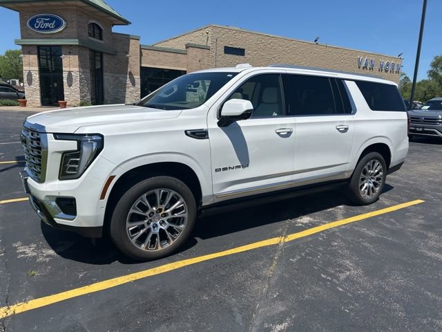 2025 GMC Yukon Denali AWD's photo
