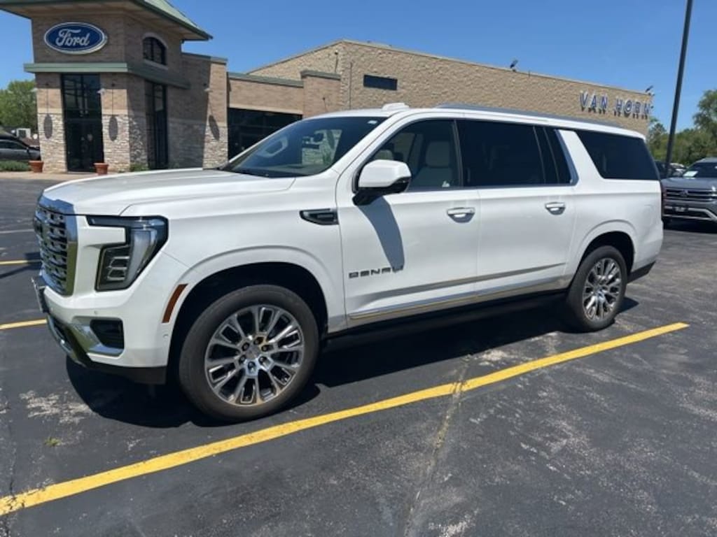 Used 2025 GMC Yukon XL Denali SUV