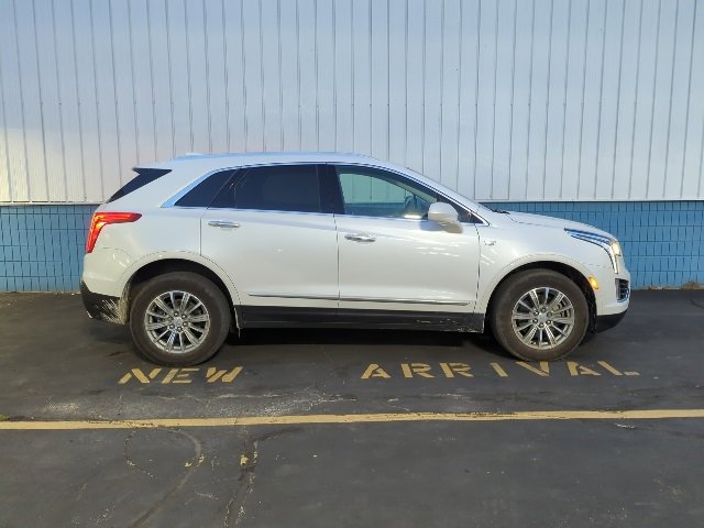 Used 2019 Cadillac XT5 Luxury with VIN 1GYKNDRS5KZ294350 for sale in Plymouth, WI